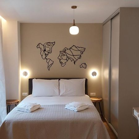 Uni Island - City Heart Suites Heraklion  Екстер'єр фото