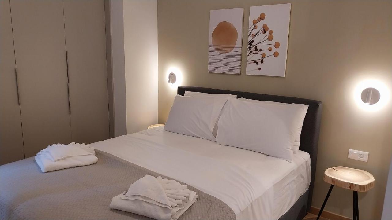 Uni Island - City Heart Suites Heraklion  Екстер'єр фото