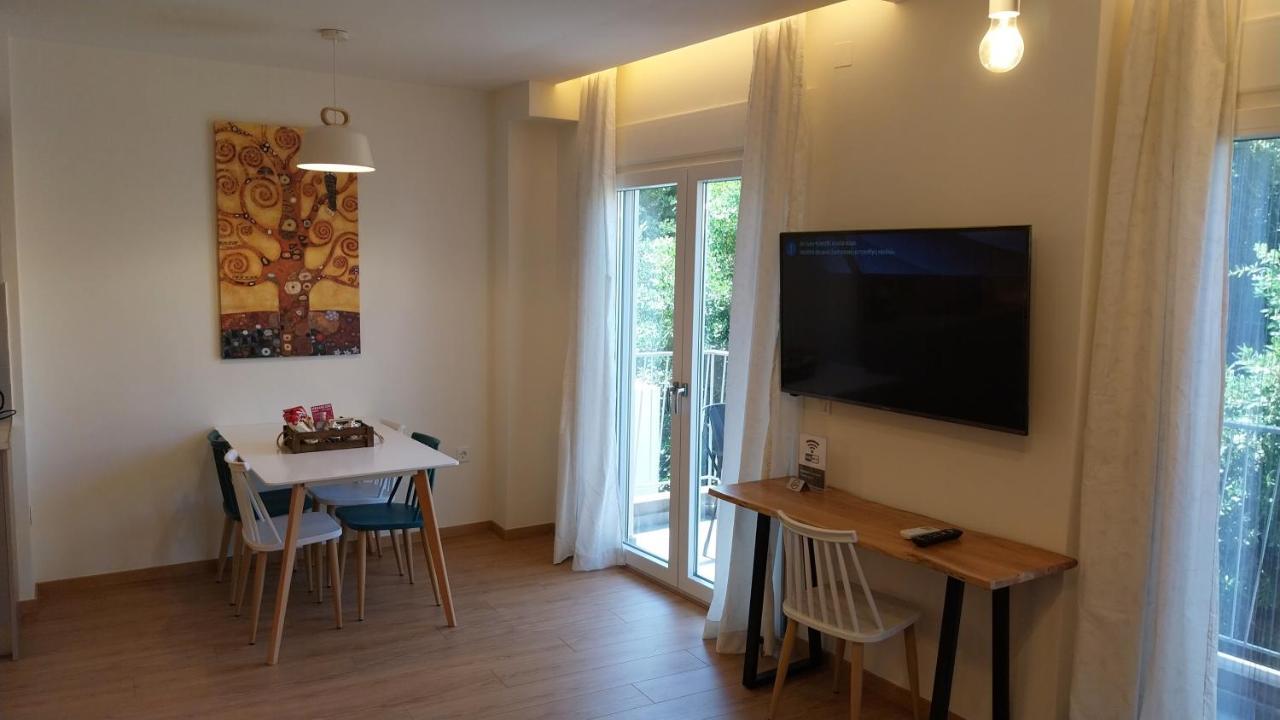 Uni Island - City Heart Suites Heraklion  Екстер'єр фото
