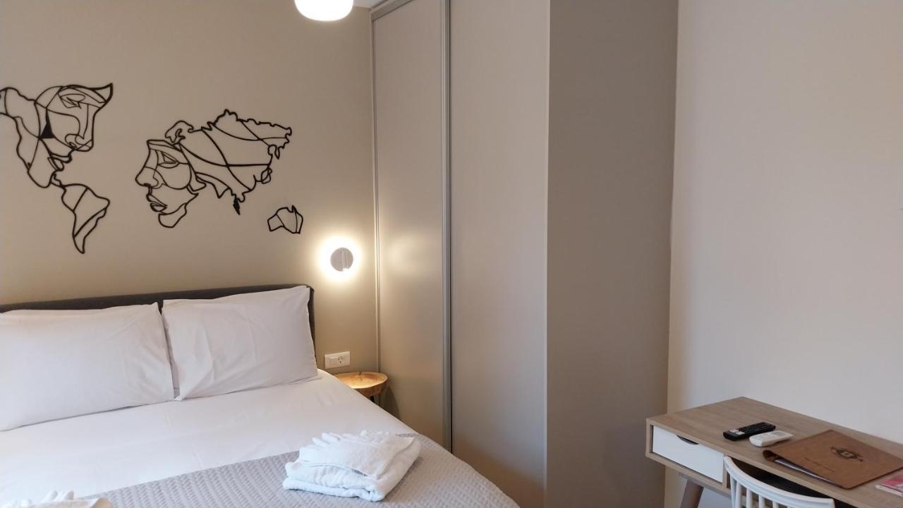 Uni Island - City Heart Suites Heraklion  Екстер'єр фото