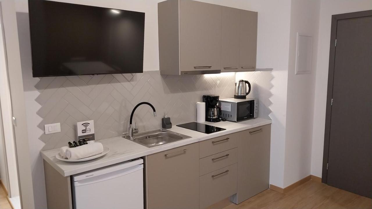 Uni Island - City Heart Suites Heraklion  Екстер'єр фото