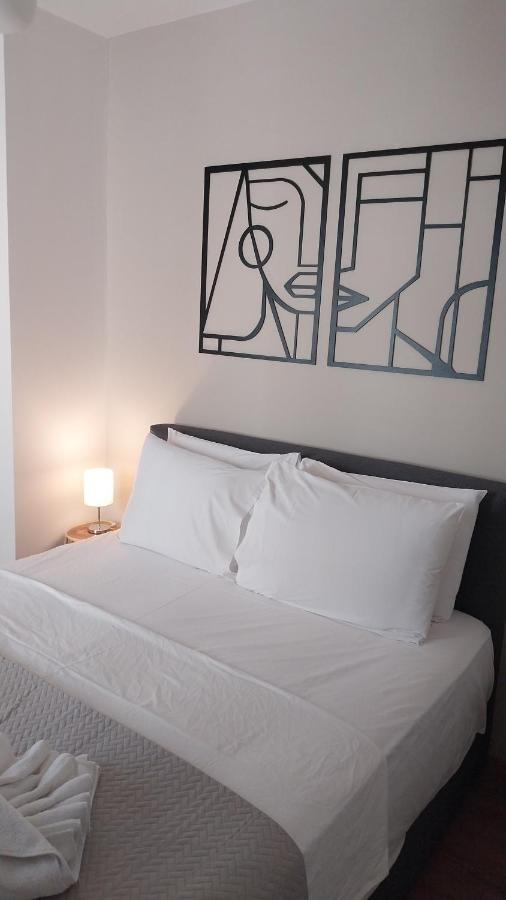 Uni Island - City Heart Suites Heraklion  Екстер'єр фото