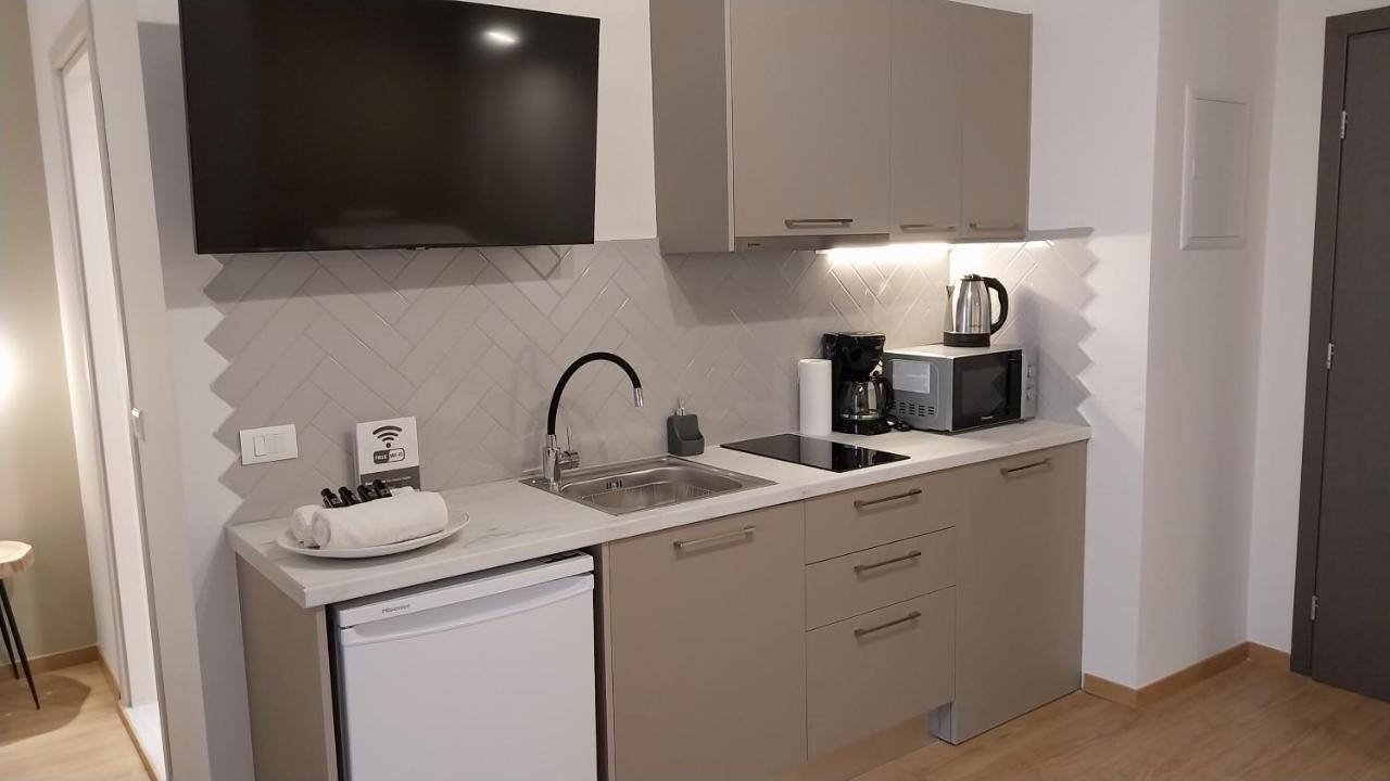 Uni Island - City Heart Suites Heraklion  Екстер'єр фото