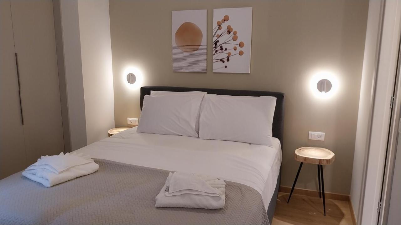 Uni Island - City Heart Suites Heraklion  Екстер'єр фото