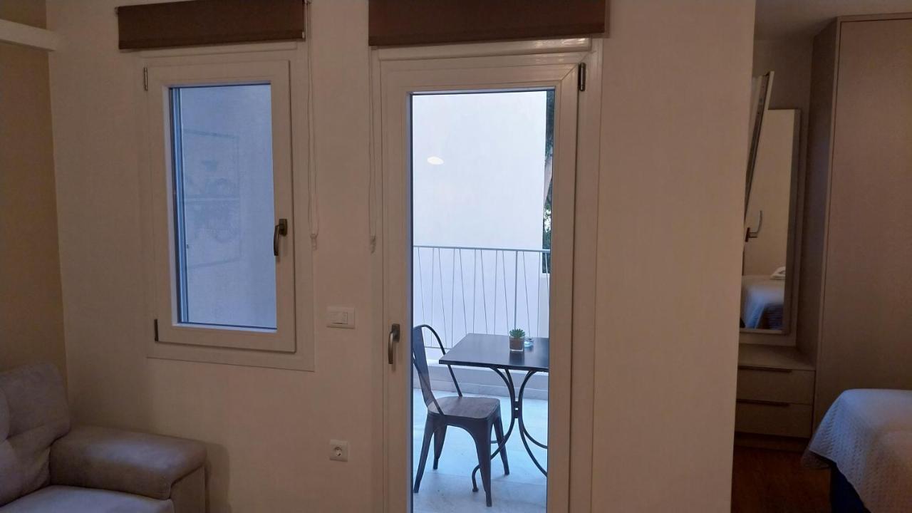 Uni Island - City Heart Suites Heraklion  Екстер'єр фото