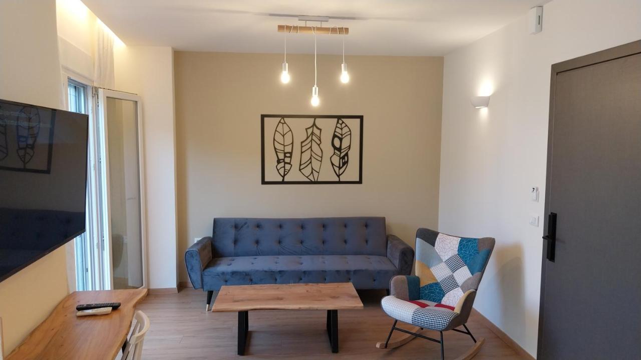 Uni Island - City Heart Suites Heraklion  Екстер'єр фото