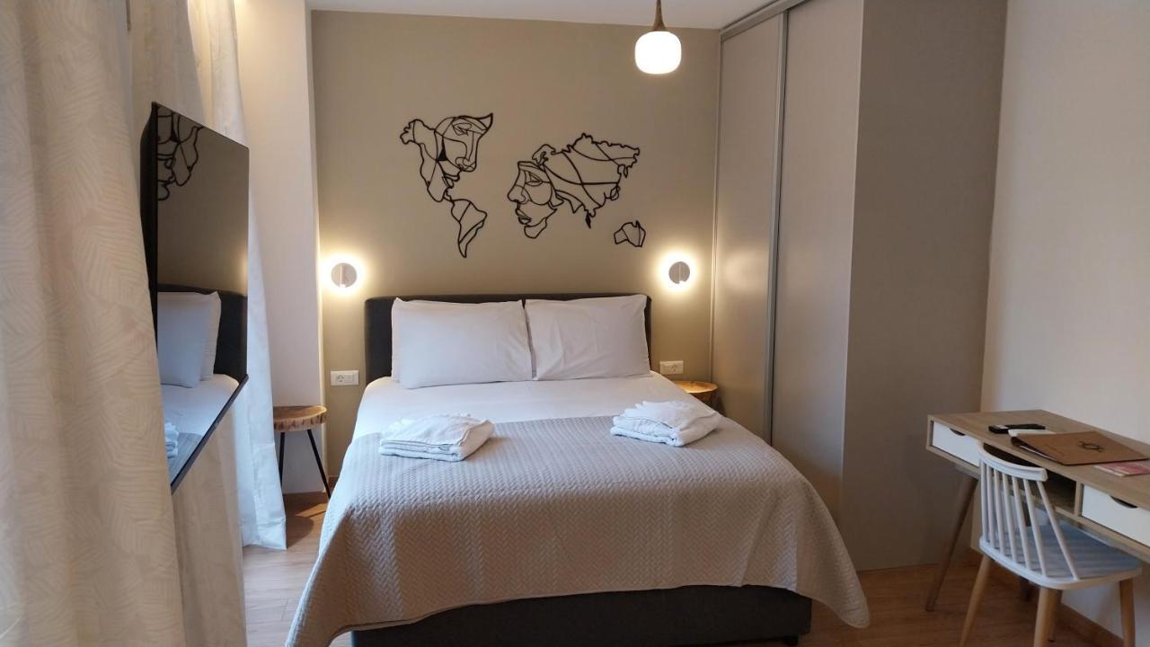 Uni Island - City Heart Suites Heraklion  Екстер'єр фото