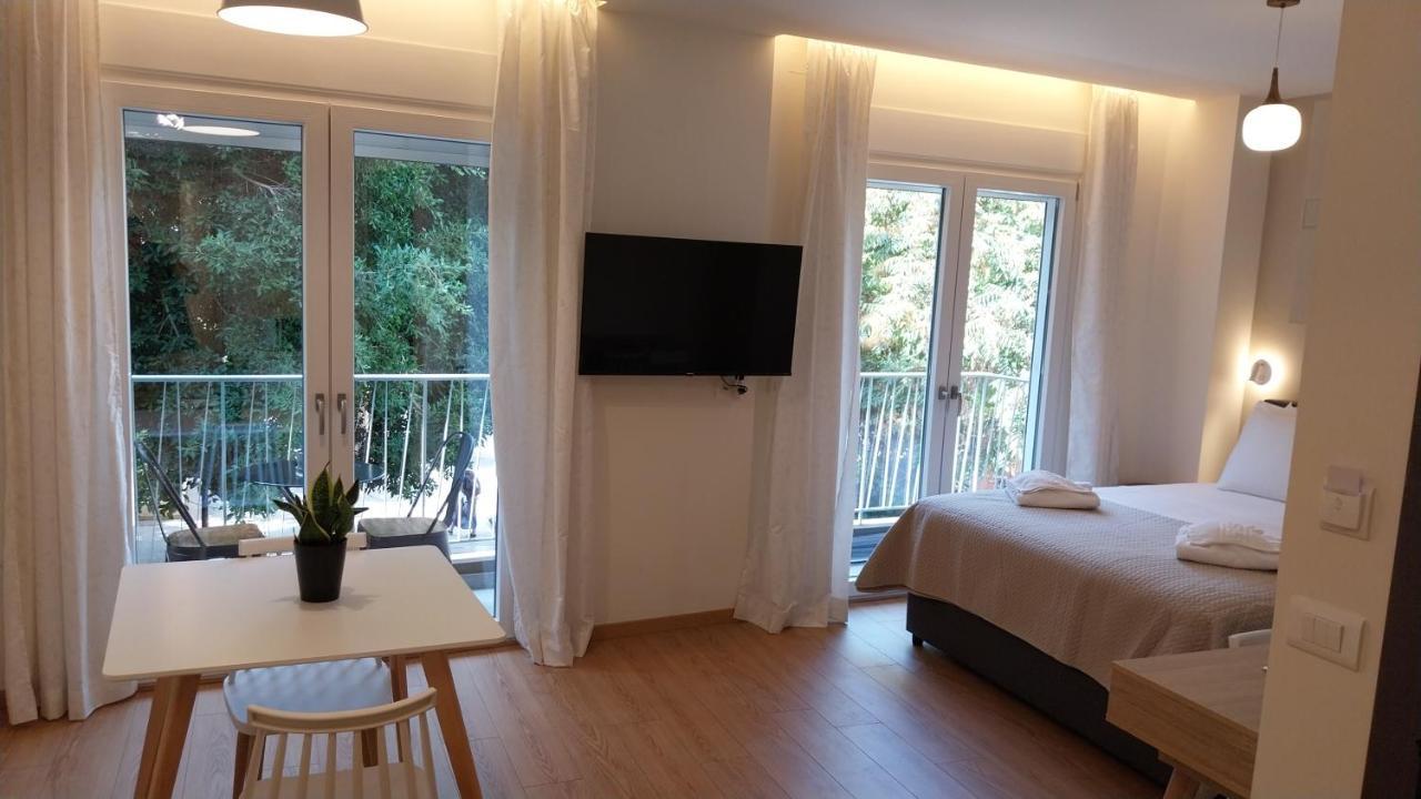Uni Island - City Heart Suites Heraklion  Екстер'єр фото
