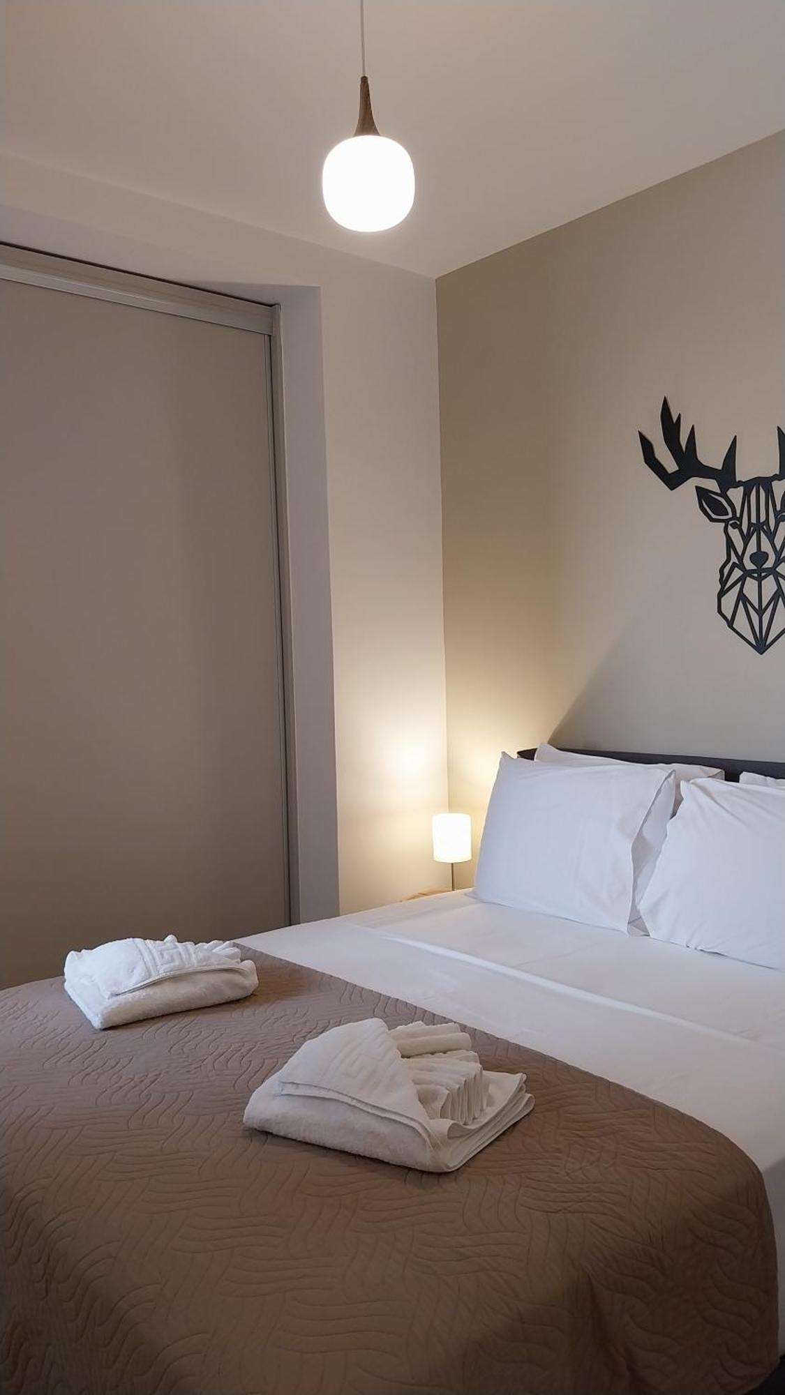 Uni Island - City Heart Suites Heraklion  Екстер'єр фото