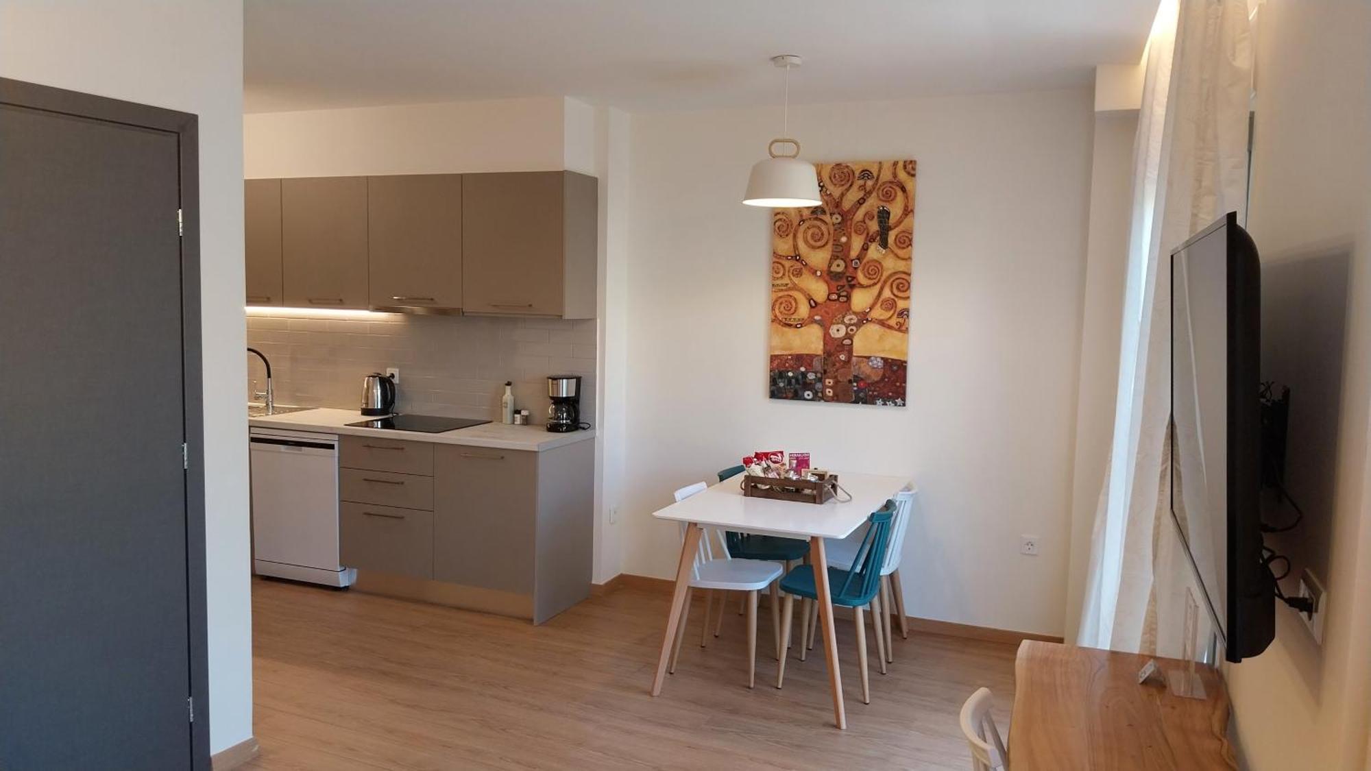 Uni Island - City Heart Suites Heraklion  Екстер'єр фото