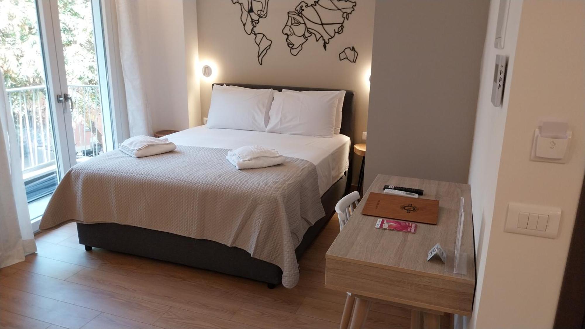 Uni Island - City Heart Suites Heraklion  Екстер'єр фото