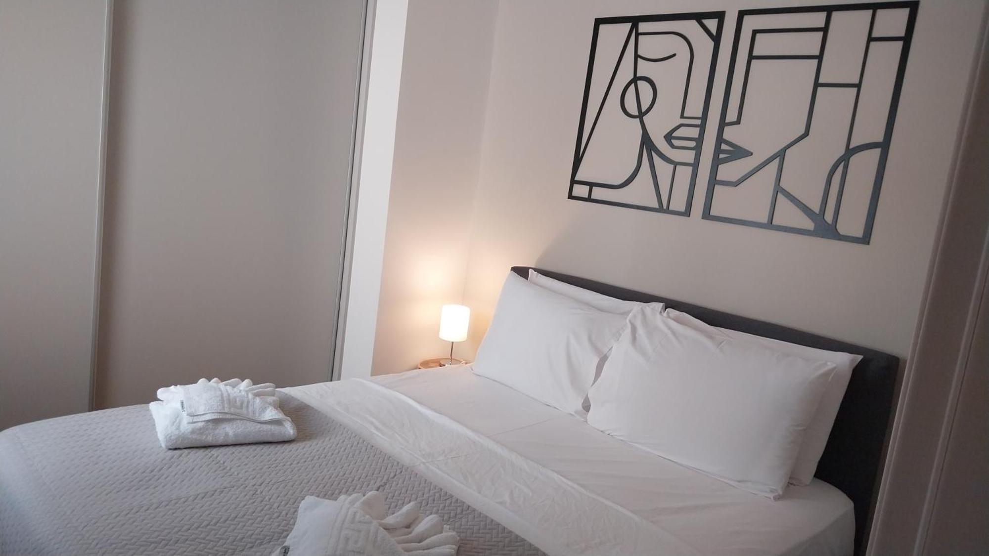 Uni Island - City Heart Suites Heraklion  Екстер'єр фото